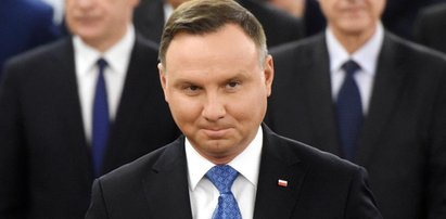 Senatorowie chcą zabrać pieniądze Dudzie i dać ludziom