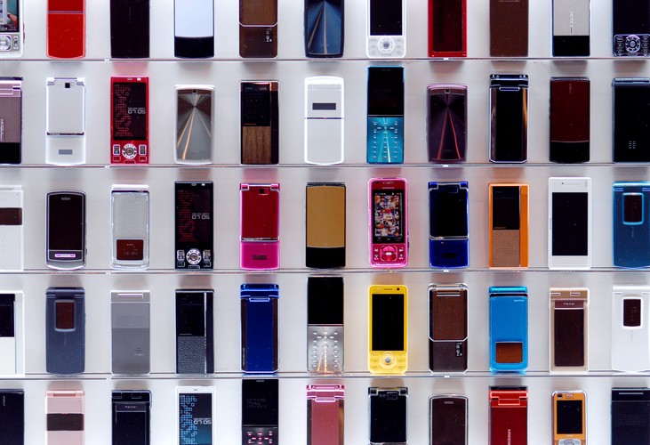 <strong> 6. Operator nie wywiązuje się z umowy </strong> W efekcie nie otrzymujesz tego, za co zapłaciłeś. Złóż reklamację. Nie ma znaczenia, czy zrobisz to ustnie, napiszesz list czy wyślesz e-mail. Dzwoniąc do biura obsługi klienta upewnij się jednak, że konsultant przyjął „reklamację”, a nie zgłoszenie czy powiadomienie. Tylko wtedy telekom ma obowiązek potwierdzić to na piśmie i odpowiedzieć w ciągu 31 dni. Brak odpowiedzi w tym terminie oznacza, że twoja reklamacja została uznana. Wtedy możesz wysłać do operatora wezwanie do zapłaty.