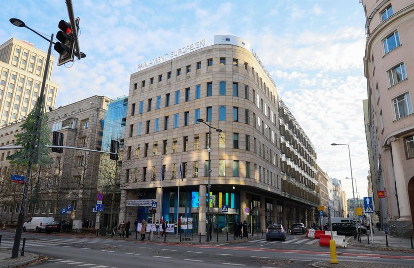 Warsaw. Bomb alarm in the European Parliament office