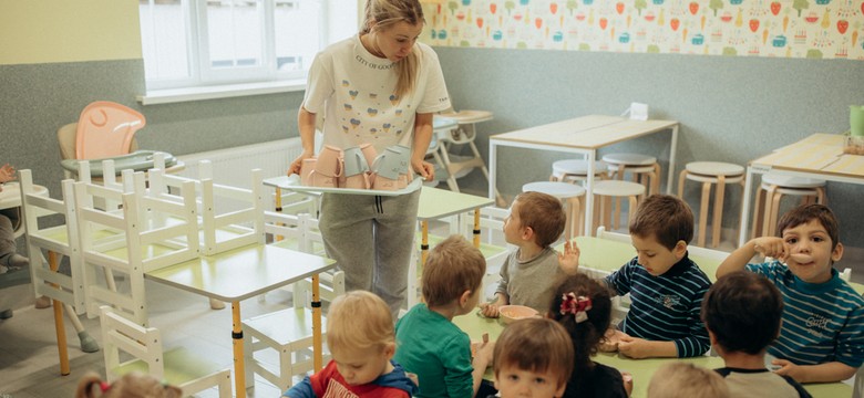 "Wmówił sobie, że rodzice go odbiorą, gdy skończy rysować. Nie wie, że nie żyją". Tak spędzą święta sieroty z Ukrainy