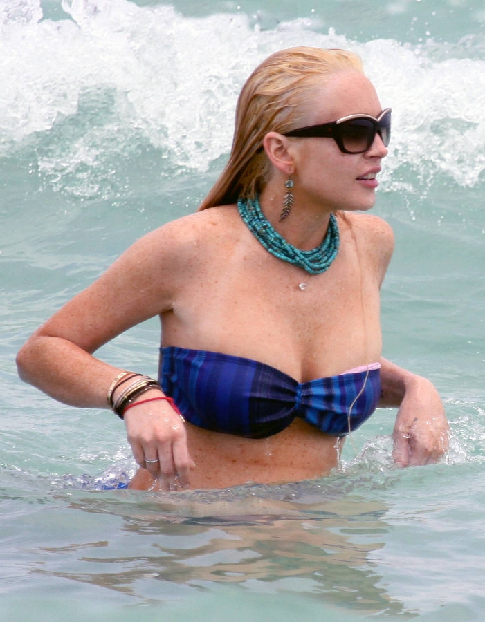 Lindsay Lohan siostra bikini