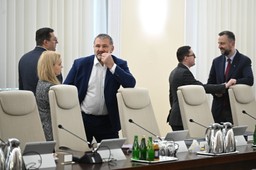 rząd złoży skargę do tsue na decyzję brukseli. "polska nie ma takiego