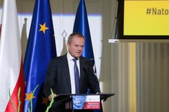 Tusk: Wielu polityków i sił politycznych ma tę literkę Z jak wytatuowaną na czole