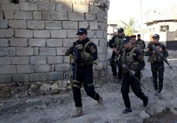 Islamista wagi ciężkiej w rękach irackiej policji. Zabrali go do aresztu na platformie ciężarówki