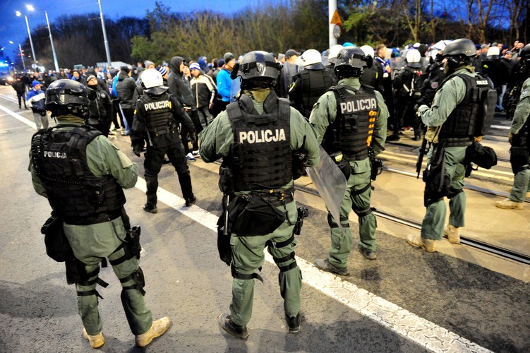 Nadzwyczajne środki bezpieczeństwa na meczu Pogoni z Lechem