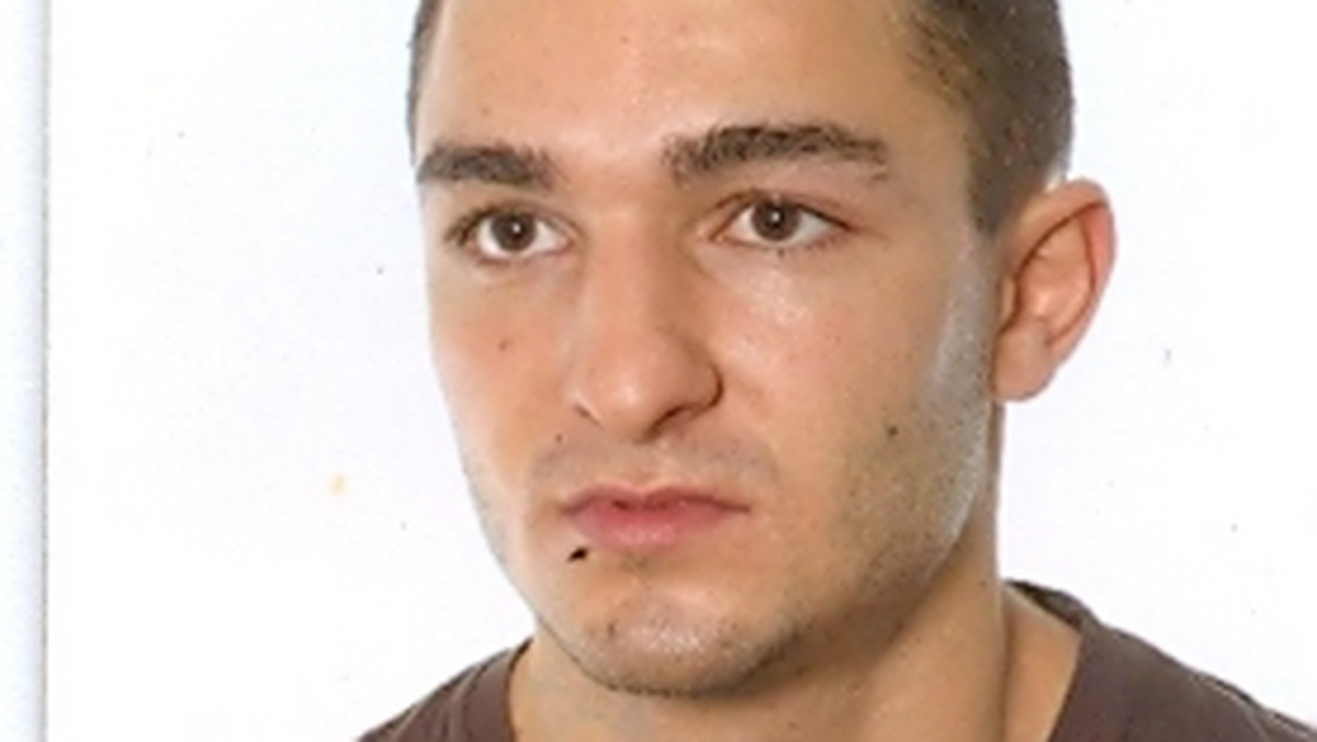 Zakopiańscy policjanci poszukują 27-letniego Adriana Joniaka z Sierockiego, który ostatni raz był widziany 17 stycznia około godziny 14 w Zakopanem.