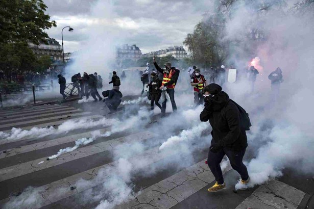 Zamieszki we Francji. Ludzie protestują przeciw reformie rynku pracy EPA/ETIENNE LAURENT Dostawca: PAP/EPA.