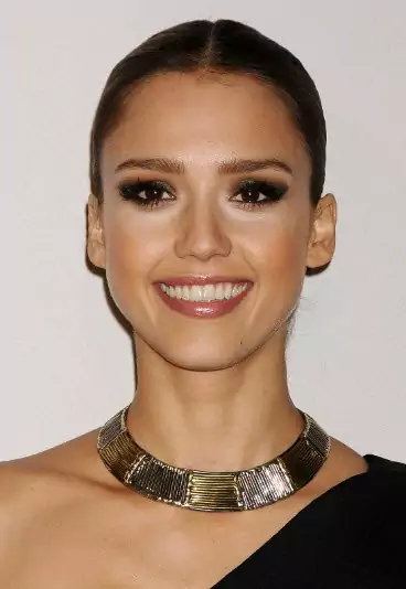 Smoky eyes / Jessica Alba / Ofeminin