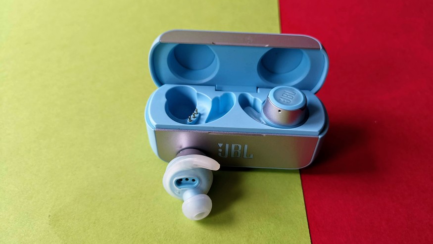 Die JBL Reflect Flow sind True-Wireless-Kopfhörer, die richtig gut in den Ohren sitzen. 