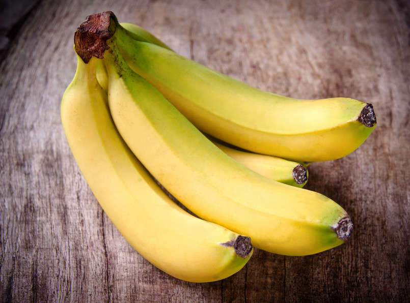 Banany jako jedne z pierwszych owoców wprowadzane są do diety niemowląt. Dzieci przepadają za ich słodkim smakiem i bez trudu radzą sobie z ich gryzieniem oraz przeżuwaniem. Poza tym banan to dobra propozycja na drugie śniadanie bądź pożywną przekąskę