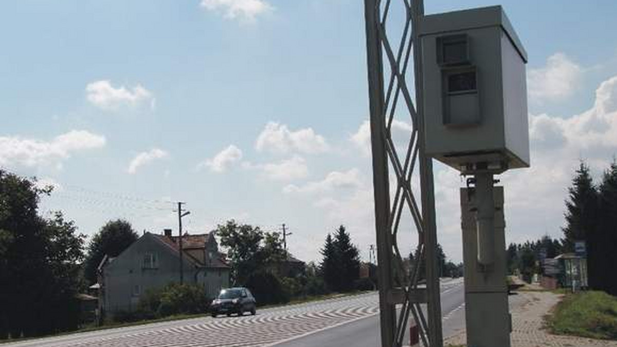 Główny Inspektorat Transportu Drogowego wystawił na sprzedaż 151 fotoradarów stojących przy polskich drogach. 21 z nich to urządzenia z Podkarpackiego - informuje portal Nowiny 24.