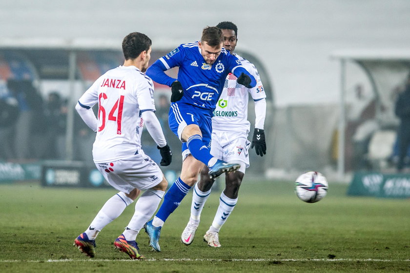 Pilka nozna. PKO Ekstraklasa. Gornik Zabrze - Stal Mielec. 15.02.2021