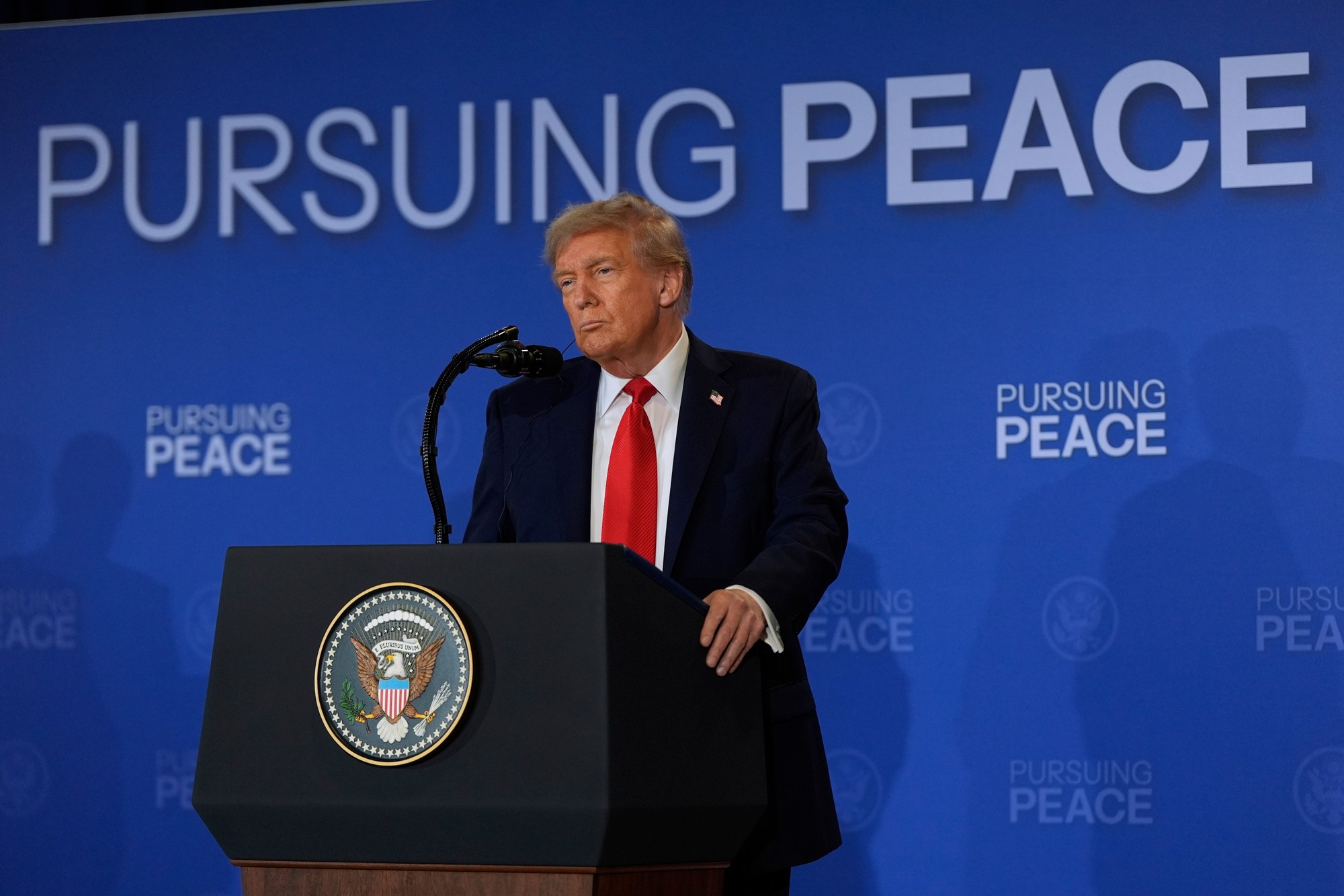 Putin na tlačovej konferencii s Trumpom.