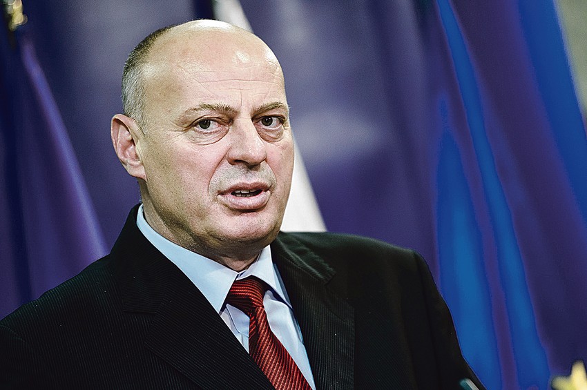 Agim Čeku - Bivši komandant OVK i Kosovskog zaštitnog korpusa, sumnja se da je i lično činio ratne zločine