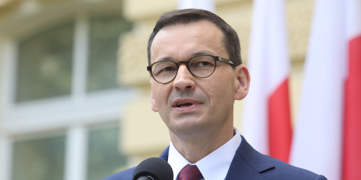 Premier Morawiecki forsuje jak najszybsze wprowadzenie obniżek dla fiskusa - pisze "DGP".