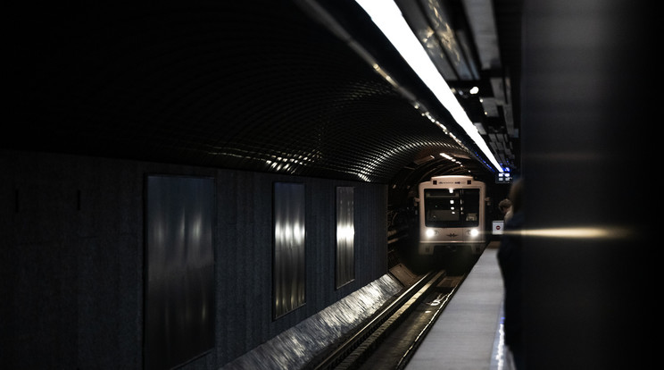 A metró elütött egy személyt a Nagyvárad térnél / Fotó: MTI/Mónus Márton