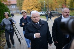 Kaczyński zaprasza do 'biało-czerwonej' koalicji w Sejmie