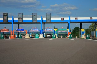 Kierowcy w Europie oszczędzają na opłatach za autostrady