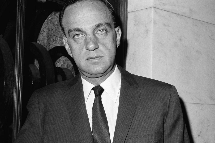 Roy M. Cohn czeka na werdykt sędziów Sądu Federalnego w sprawie krzywoprzysięstwa. Nowy Jork, 18 kwietnia 1964 r. 