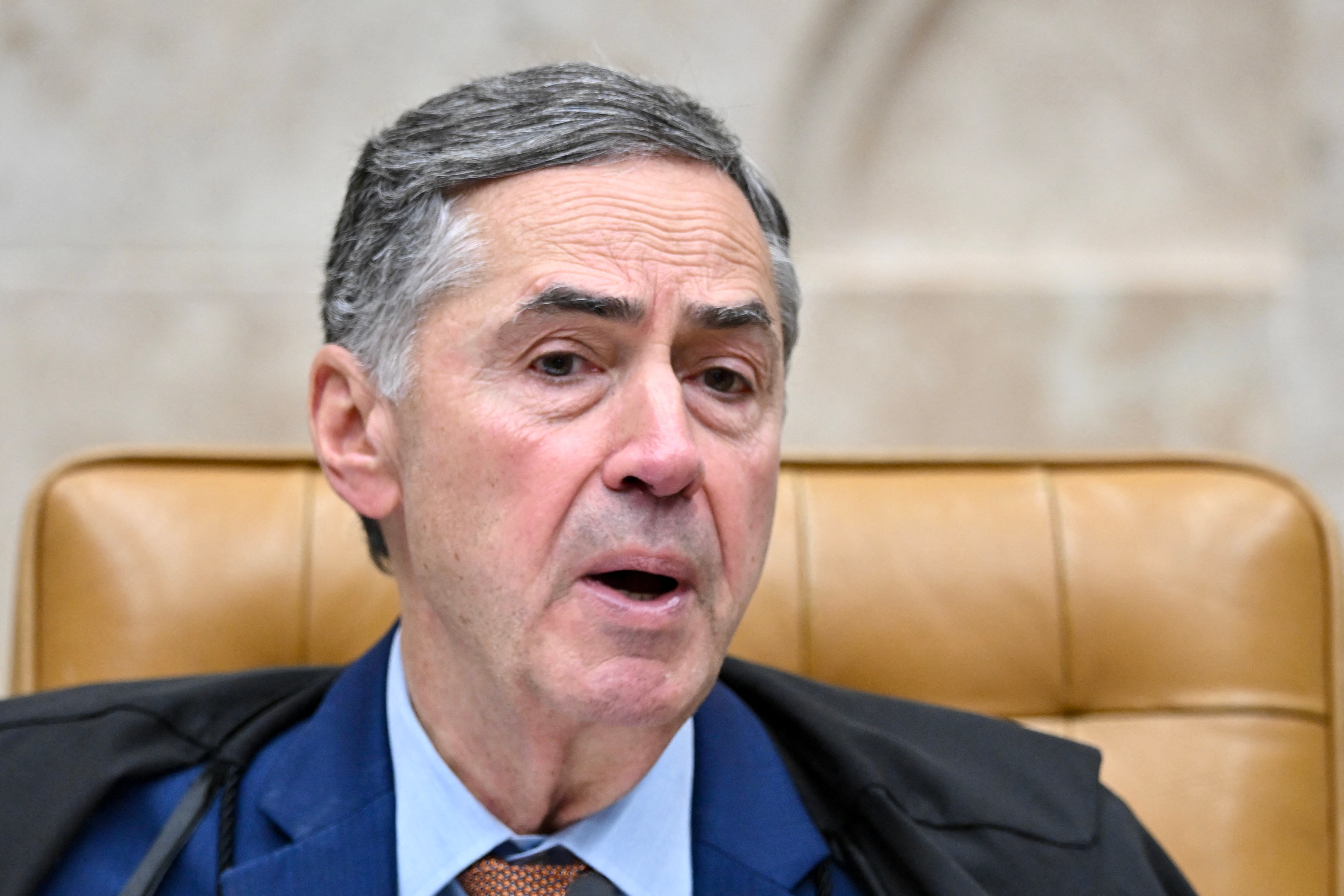 Agcom approva regole per influencer con 500.000 follower