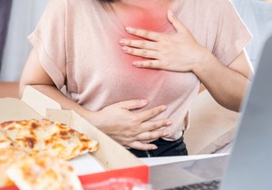 Bol u grudima pri gutanju