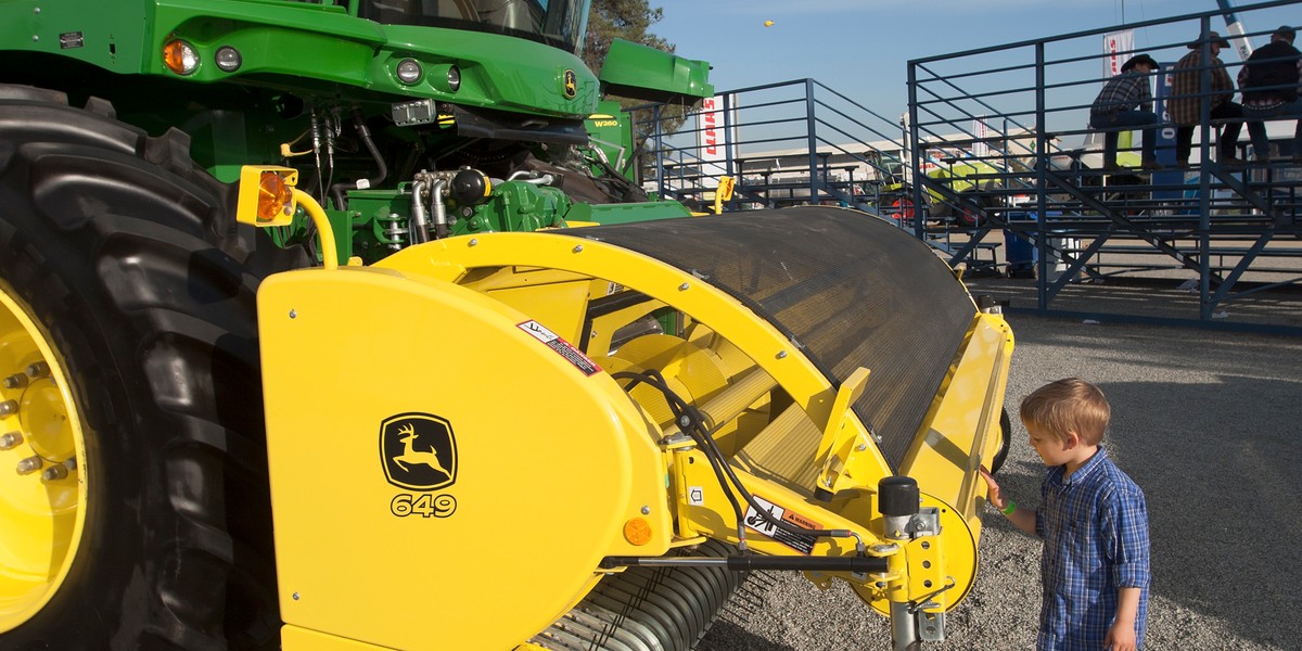 Deere beats across the board and raises its profit forecast