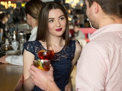 7 cech niezwiązanych z wyglądem, które sprawiają, że jest się uznawanym za atrakcyjną osobę