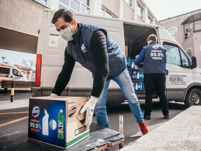 Domestos pomaže