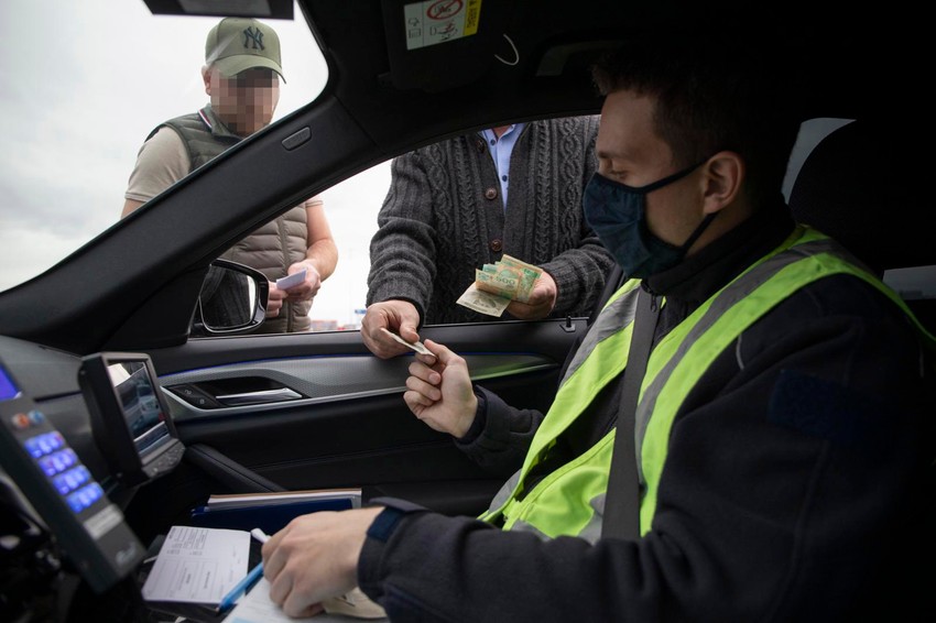 Nažalost, dva primera nasilničke vožnje zabeležena su i u prvom satu nove 2021. godine