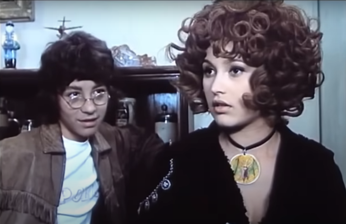 Michal Hejný a Petra Černocká vo filme Dívka na koštěti.