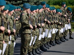 "Koty" i "Dziadki" odchodzą z armii