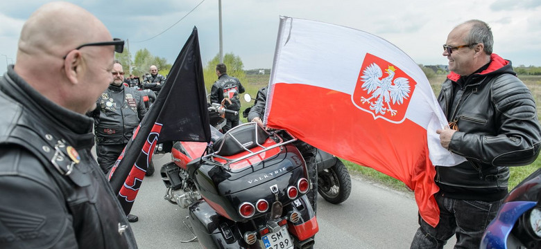 Motocyklowy rajd "Nocnych Wilków" w Polsce, grupa wyruszyła do Warszawy. "Nie uprawiamy polityki" [ZDJĘCIA]