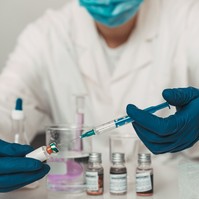Omikron: kiderült, meddig véd a Pfizer harmadik oltása