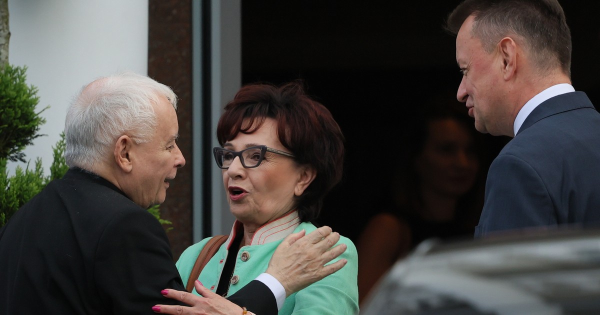 Decyzja Jarosława Kaczyńskiego dzieli PiS. Prezes nie cofnął się ani o krok [KULISY]