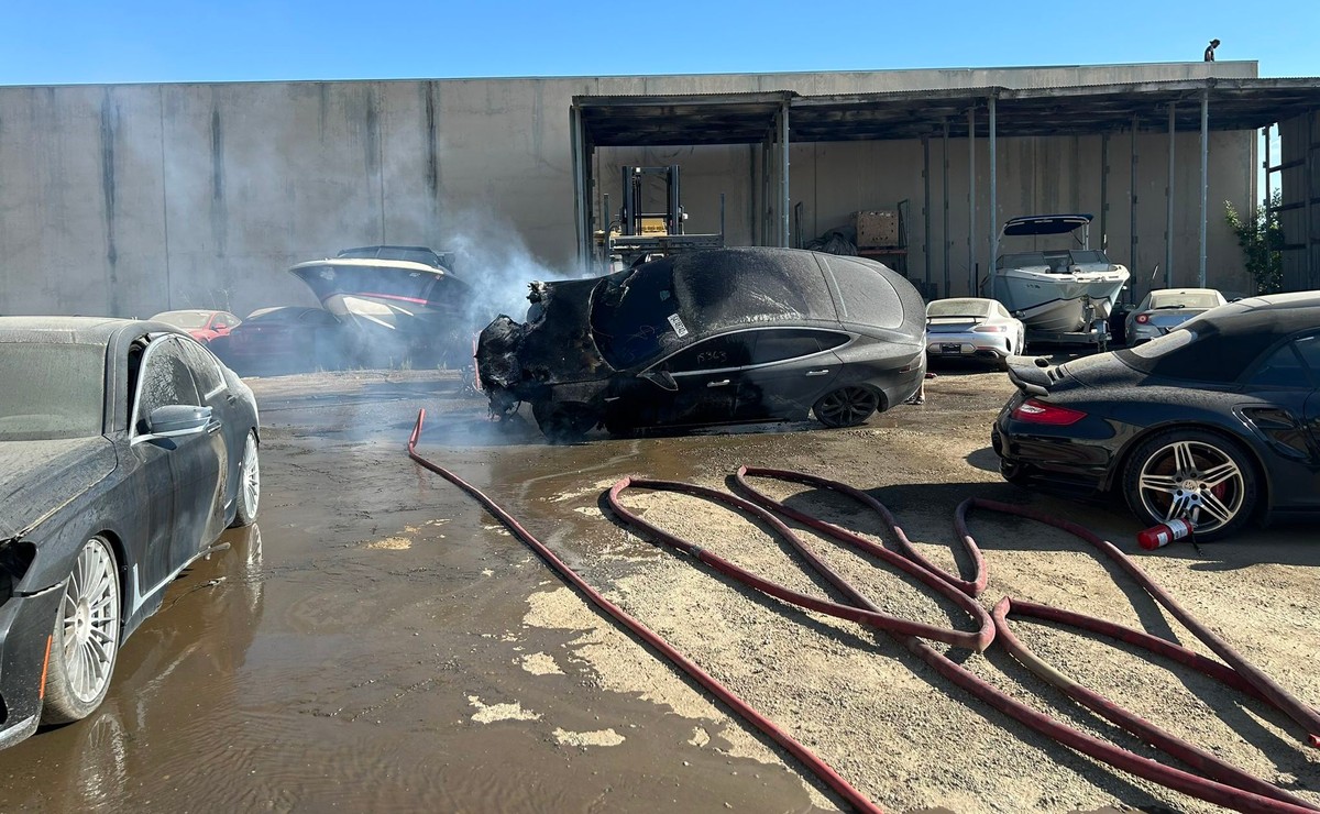 Tesla zapaliła się na złomowisku w Kalifornii