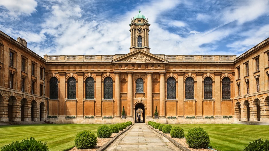 The Queen’s College – jedno z kolegiów Uniwersytetu Oksfordzkiego w Anglii.