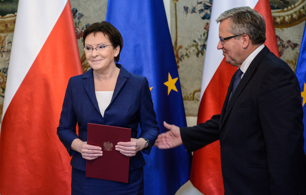 Warszawa, 15.09.2014. Kandydatka na premiera, marszałek Sejmu Ewa Kopacz i prezydent Bronisław Komorowski podczas konferencji prasowej po spotkaniu w Belwederze w Warszawie.