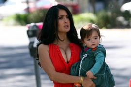 Ćerka Salme Hajek proslavila 18. rođendan i, MADRE MIA, koliko je OVA DEVOJKA SAVRŠENA! Pogledajte i kako se u svetu slavnih SLAVI PUNOLETSTVO - ni slično veseljima u Srbiji