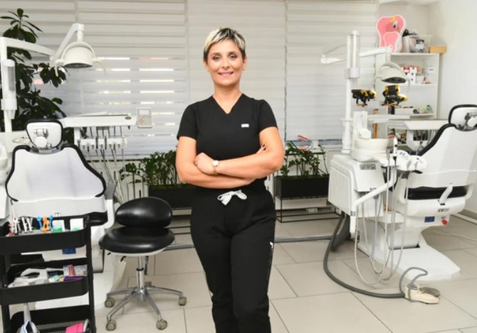 Dr Katarina Murgulj: Hormonska kontracepcija i zdravlje desni - šta svaka žena treba da zna?