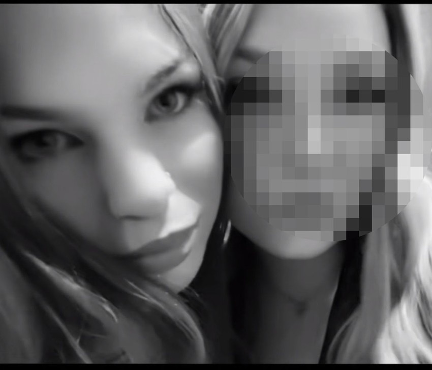 Ana Radović sa drugaricom