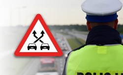 "Spleciony" znak drogowy już zaskakuje kierowców. Co oznacza?
