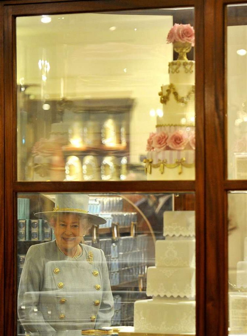 Kate, Camilla, Elżbieta II Fortnum And Mason