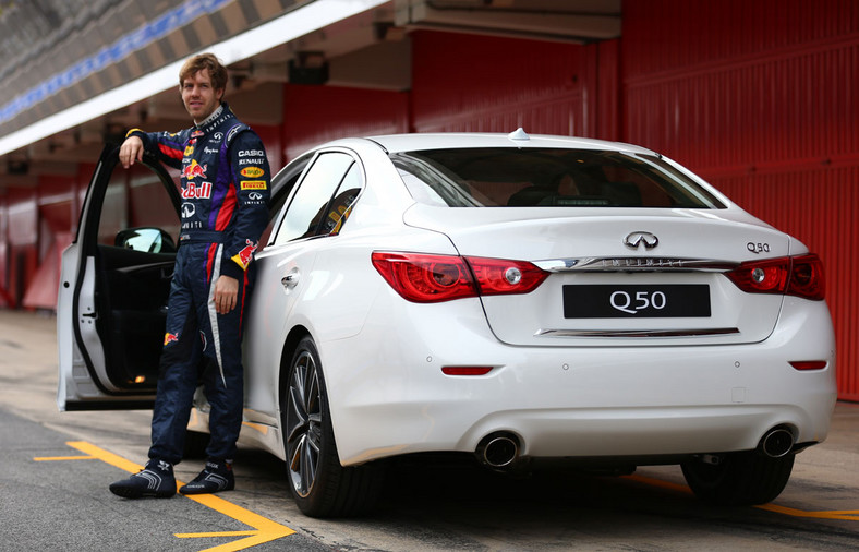 Sebastian Vettel i Infiniti Q50