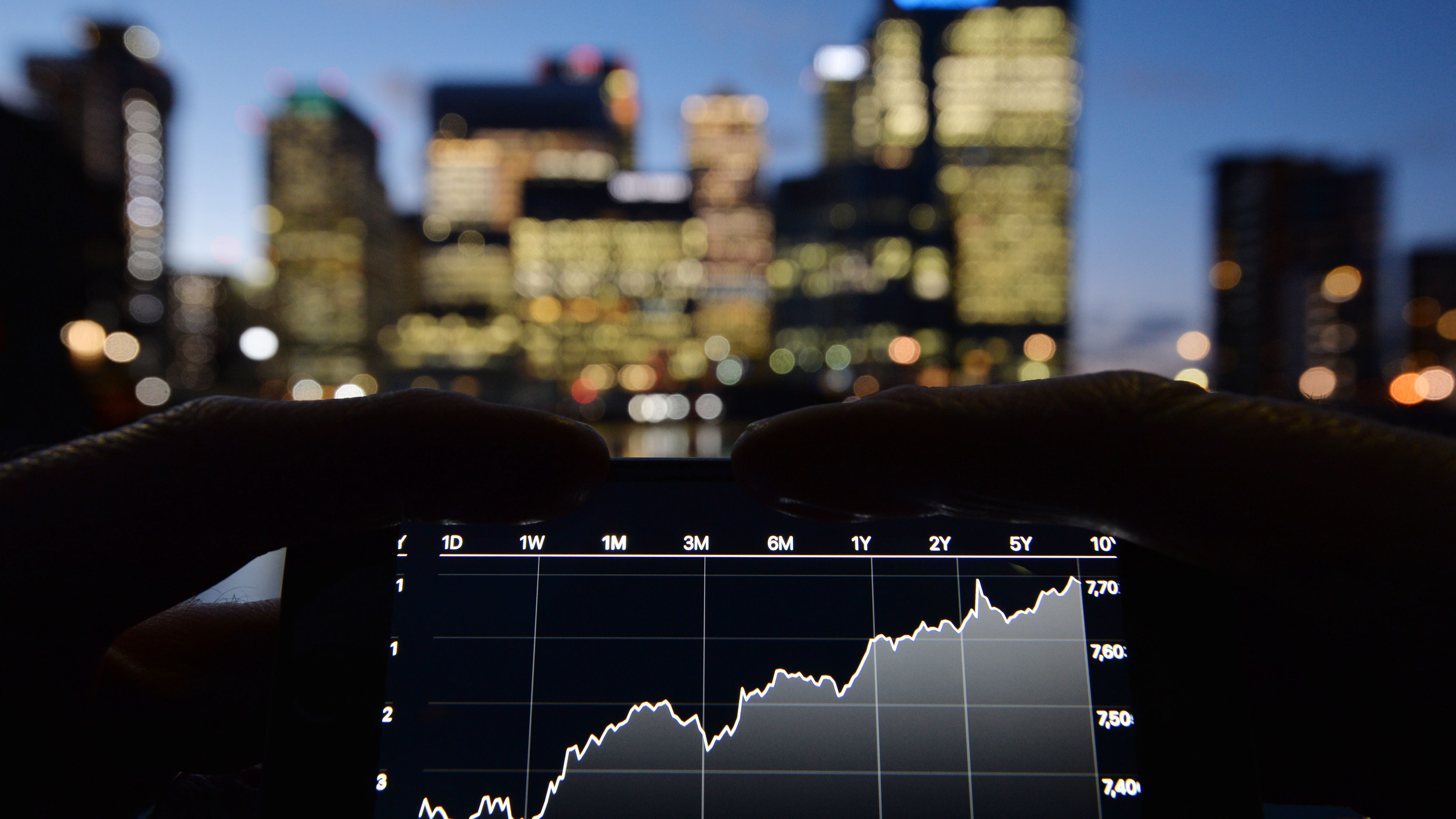 FTSE 100 breaks 10,000 for the first time after 21.5% surge in 2025