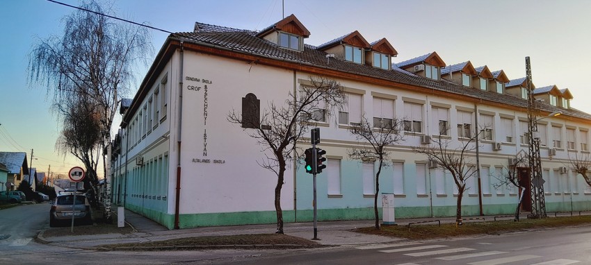Osnovna škola "Sečenji Ištvan"