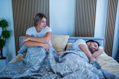 Sleep divorce: a párok külön alvása erősítheti is a kapcsolatot