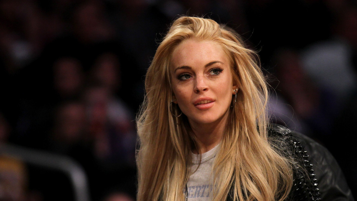 Lindsay Lohan zapewnia, że wyciąga wnioski z własnych błędów.