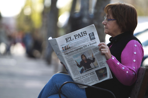 Hiszpański dziennik poranny "El Pais", założony w 1976 roku po śmierci Francisco Franco jako organ sił prodemokratycznych, przedstawił we wtorek plan zmniejszenia zatrudnienia o jedną trzecią.