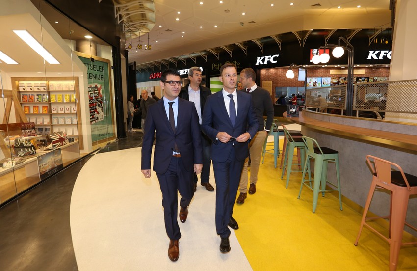 Siniša Mali u obilasku tržnog centra