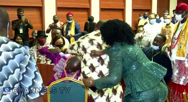 Representatives of host communities fight on the floor of parliament in Nigeria on January 28, 2021 (ChannelsTV) 